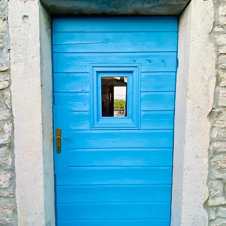 Authentic Stone House Miro Rajki