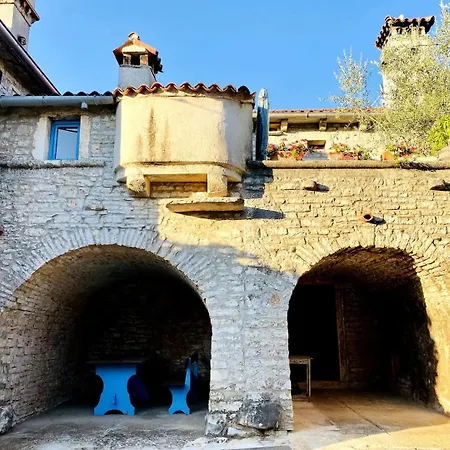 Authentic Stone House Miro *