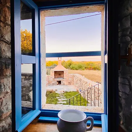 Authentic Stone House Miro Rajki