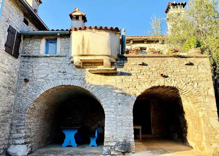 Authentic Stone House Miro *